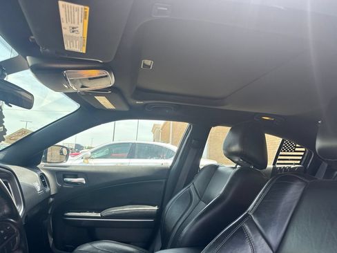 Used 2019 Dodge Charger SXT w/ Leather Interior Group RWD image 9