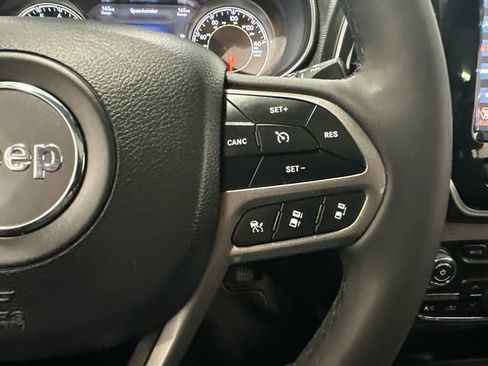 Used 2022 Jeep Cherokee Limited AWD/4WD image 20