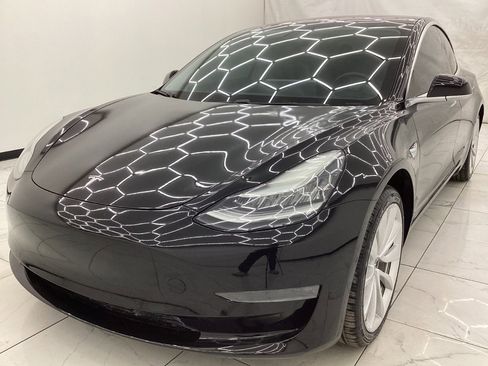 Used 2018 Tesla Model 3 Mid Range RWD image 1