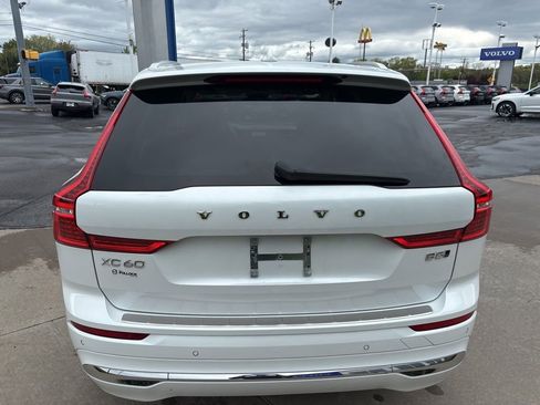Certified 2023 Volvo XC60 B5 Plus AWD/4WD image 8