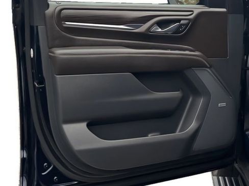 Used 2021 GMC Yukon XL Denali w/ Denali Ultimate Package image 14