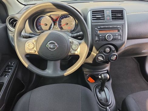 Used 2013 Nissan Versa FWD image 27