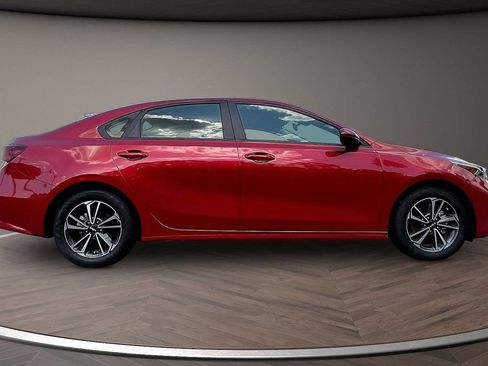Used 2024 Kia Forte LXS FWD image 10