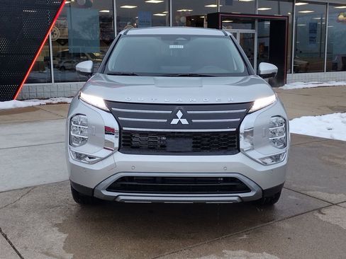 New 2026 Mitsubishi Outlander SE image 12