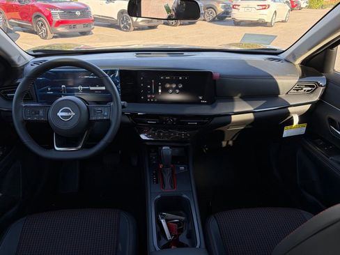 New 2026 Nissan Kicks SR w/ SR Premium Package FWD image 27
