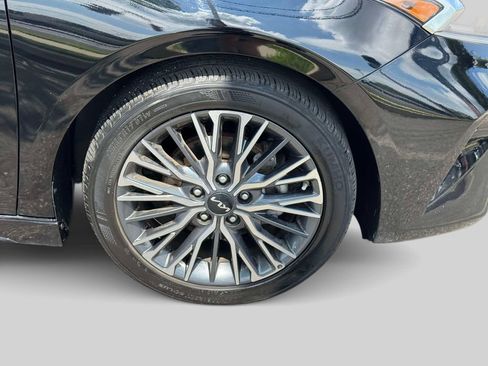 Used 2023 Kia Forte GT-Line w/ GT-Line Premium Package FWD image 7