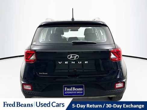 Used 2023 Hyundai Venue SEL image 7