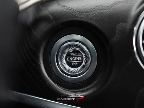 Used 2018 Mercedes-Benz S 560 Sedan image 32