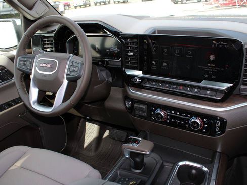 New 2026 GMC Sierra 1500 SLT w/ SLT Premium Plus Package AWD/4WD image 9