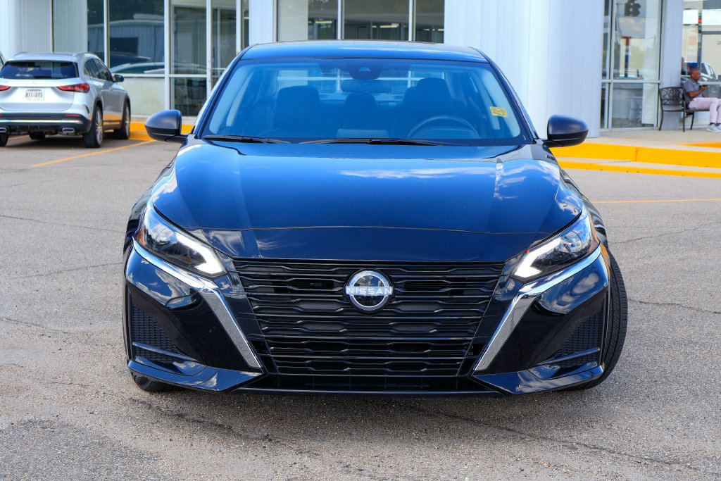 Used 2025 Nissan Altima 2.5 SV FWD image 22