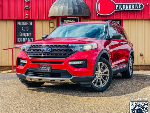 Used 2020 Ford Explorer XLT w/ Equipment Group 202A RWD image 2