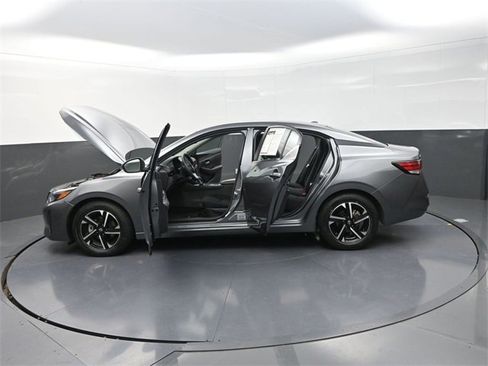 Used 2024 Nissan Sentra SV image 28