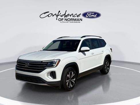 Used 2024 Volkswagen Atlas SE AWD/4WD image 3