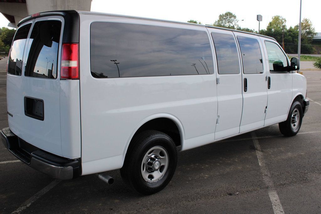 Used 2017 Chevrolet Express 3500 LT w/ LT Preferred Equipment Group RWD image 8