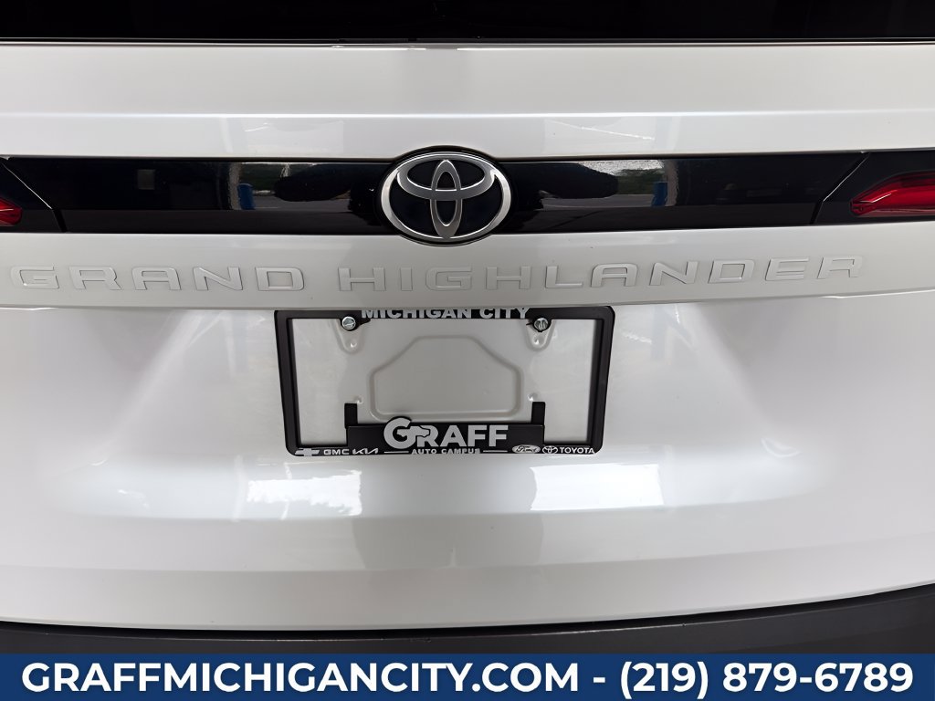 Used 2024 Toyota Grand Highlander AWD image 39