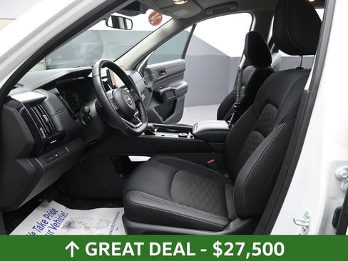 Used 2024 Nissan Pathfinder SV AWD/4WD image 32
