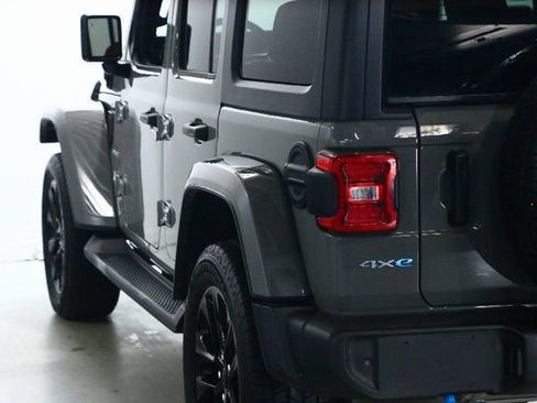 Used 2022 Jeep Wrangler Unlimited Sahara w/ Cold Weather Group image 40