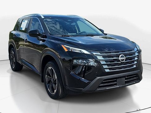 Used 2024 Nissan Rogue SV w/ SV Premium Package FWD image 3