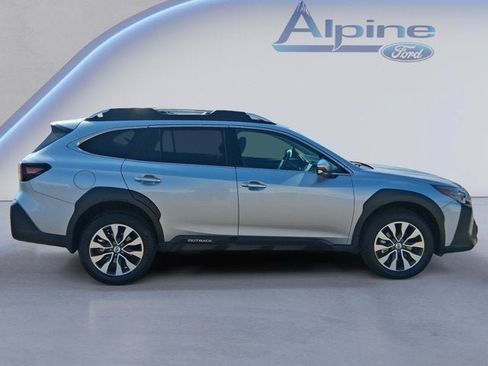 Used 2025 Subaru Outback Touring AWD/4WD image 6