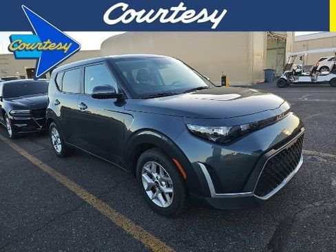 Used 2025 Kia Soul LX w/ LX Technology Package FWD image 1
