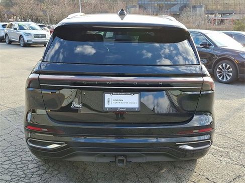 Used 2024 Lincoln Nautilus Reserve w/ Equipment Group 202A image 5