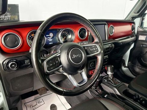 Used 2023 Jeep Wrangler Unlimited Rubicon AWD/4WD image 9