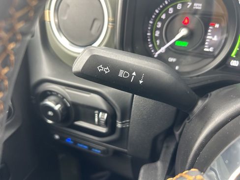 Used 2024 Jeep Wrangler High Altitude AWD/4WD image 29