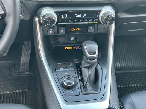 Used 2025 Toyota RAV4 XLE Premium w/ Weather Package AWD/4WD image 22