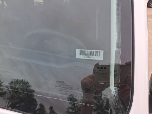 Used 2025 Jeep Wrangler Unlimited Rubicon image 12