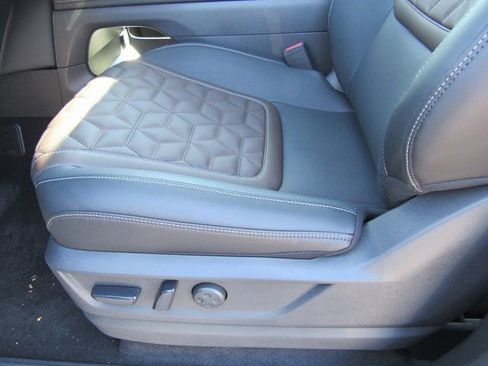 New 2026 Nissan Armada Platinum image 14