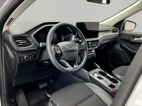 Certified 2025 Ford Escape SE FWD image 14