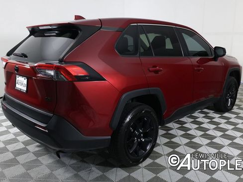 Used 2022 Toyota RAV4 LE FWD image 5