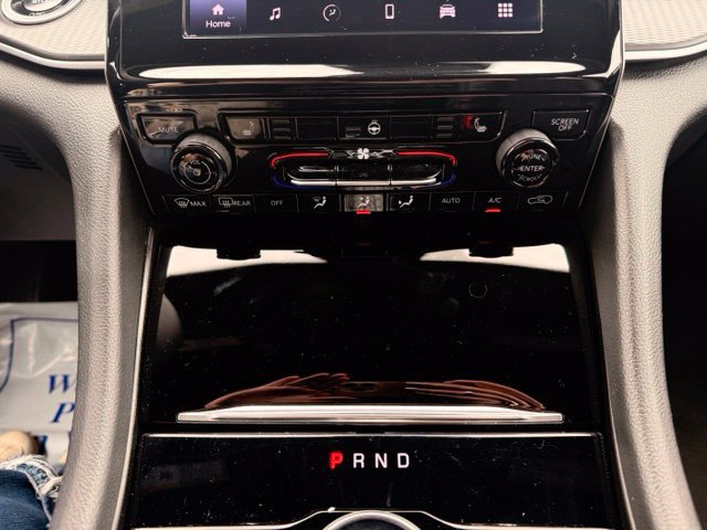 Used 2025 Jeep Grand Cherokee Altitude AWD/4WD image 30