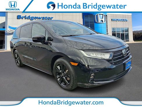 Used 2023 Honda Odyssey Sport image 1