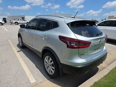 Used 2021 Nissan Rogue Sport SV FWD image 3