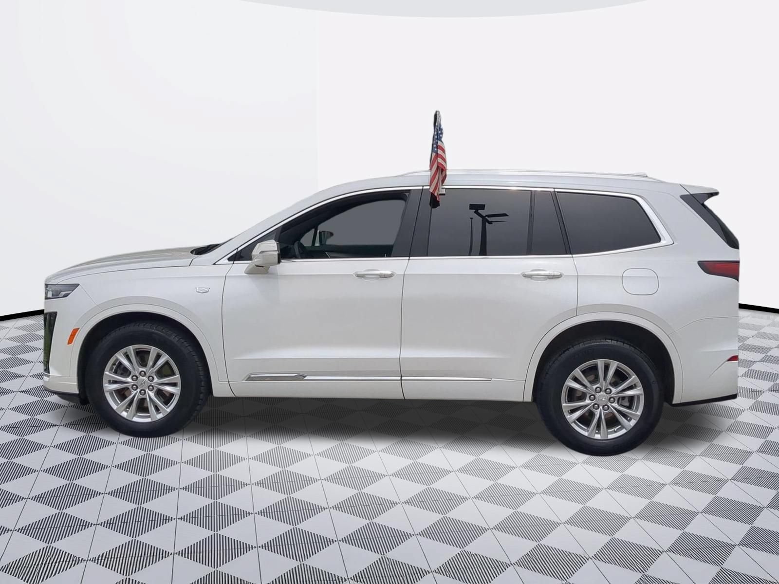 Certified 2024 Cadillac XT6 Luxury AWD/4WD image 4