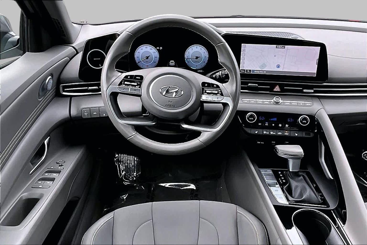Used 2023 Hyundai Elantra SEL w/ Convenience Package FWD image 6