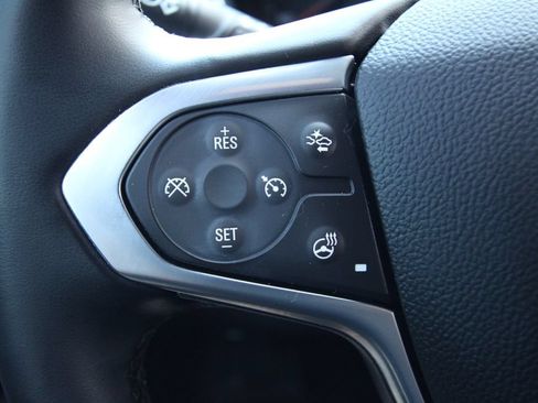Used 2023 Chevrolet Traverse RS AWD/4WD image 23