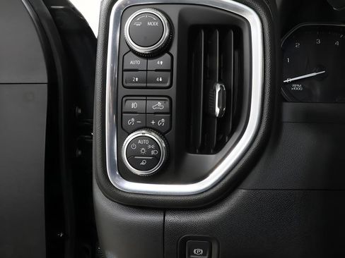 Used 2022 GMC Sierra 2500 AT4 w/ Gooseneck/5TH Wheel Package AWD/4WD image 18