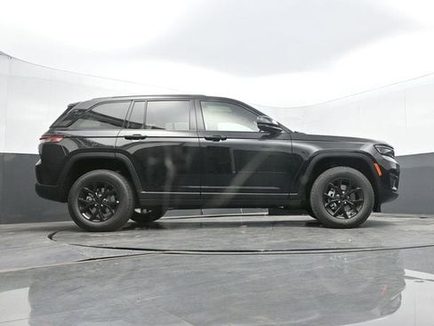 New 2025 Jeep Grand Cherokee Laredo image 60
