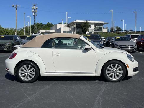 Used 2013 Volkswagen Beetle TDI image 9
