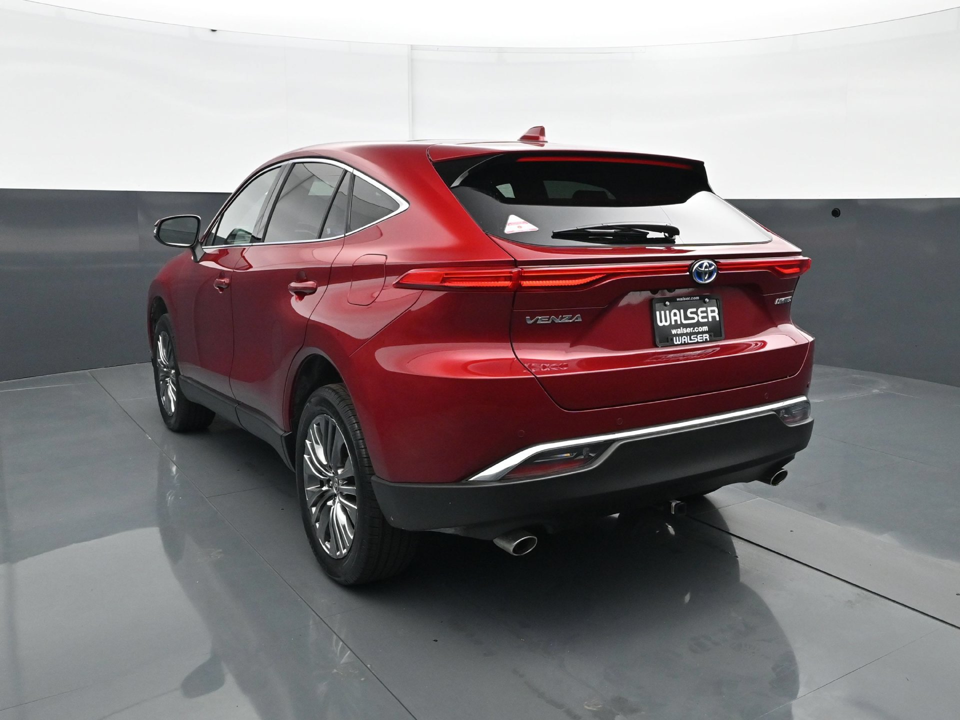 Used 2023 Toyota Venza Limited AWD/4WD image 5