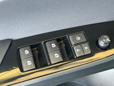 Certified 2018 Toyota Prius Four image 14