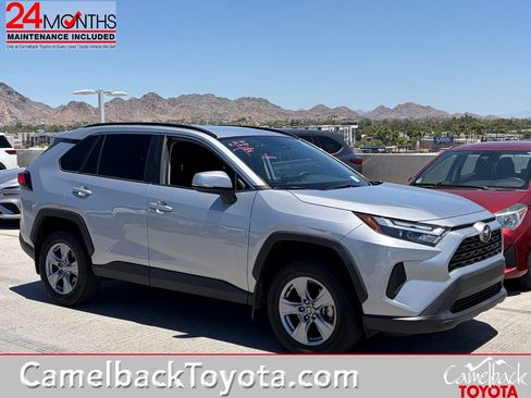 Used 2025 Toyota RAV4 XLE AWD/4WD image 1