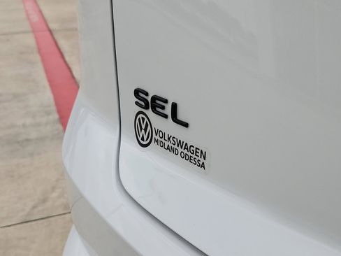 New 2026 Volkswagen Atlas Cross Sport SEL R-Line AWD/4WD image 10