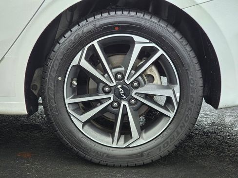 Used 2023 Kia Forte LXS image 29