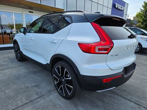 Used 2019 Volvo XC40 T5 R-Design AWD/4WD image 7