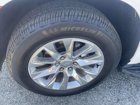 Used 2022 Chevrolet Tahoe Premier AWD/4WD image 11