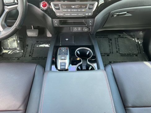 Used 2025 Honda Ridgeline Black Edition image 15