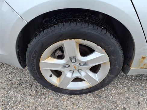 Used 2011 Chevrolet Malibu LS image 13